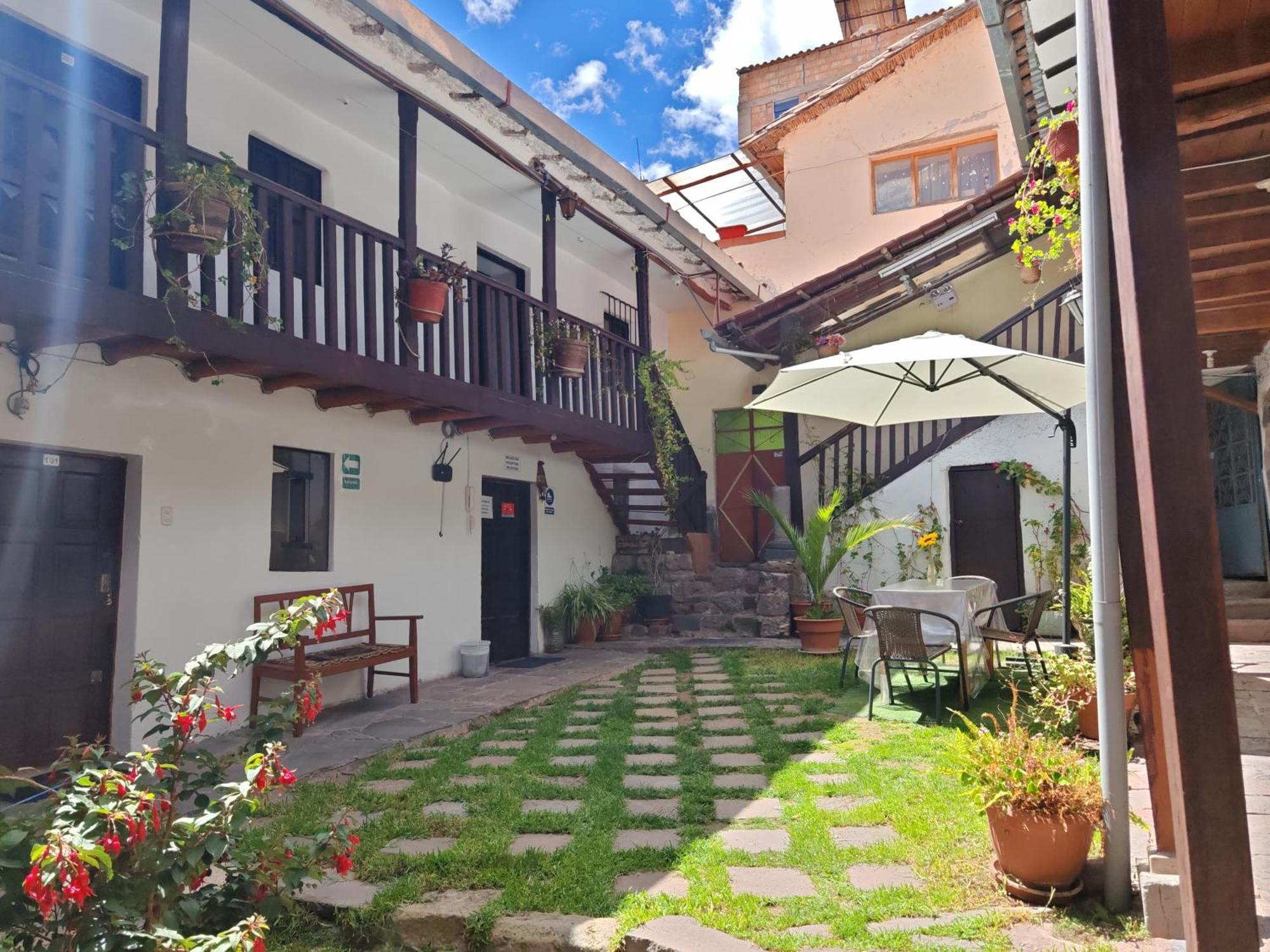 Gringo Bill's Bed & Breakfast 2*